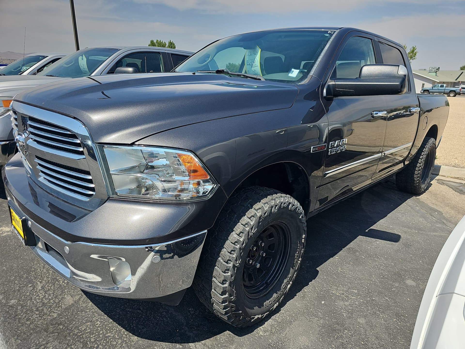 2017 RAM 1500 SLT — photo 1 of 4