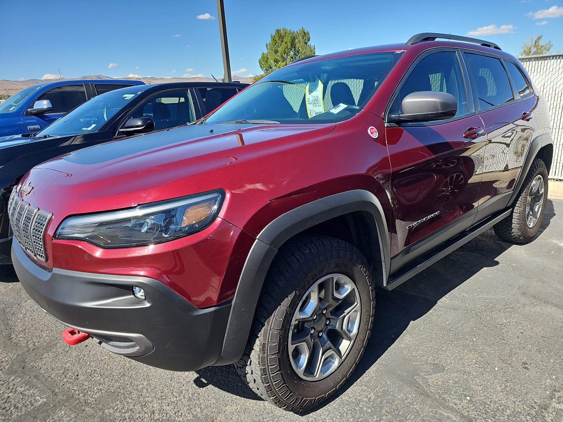 2020 Jeep Cherokee Base — photo 1 of 5