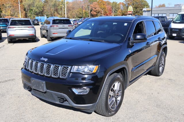 2020 Jeep Grand Cherokee Laredo — photo 1 of 25