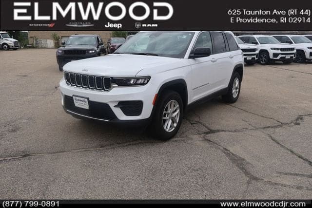 2025 Jeep Grand Cherokee Laredo — photo 1 of 22