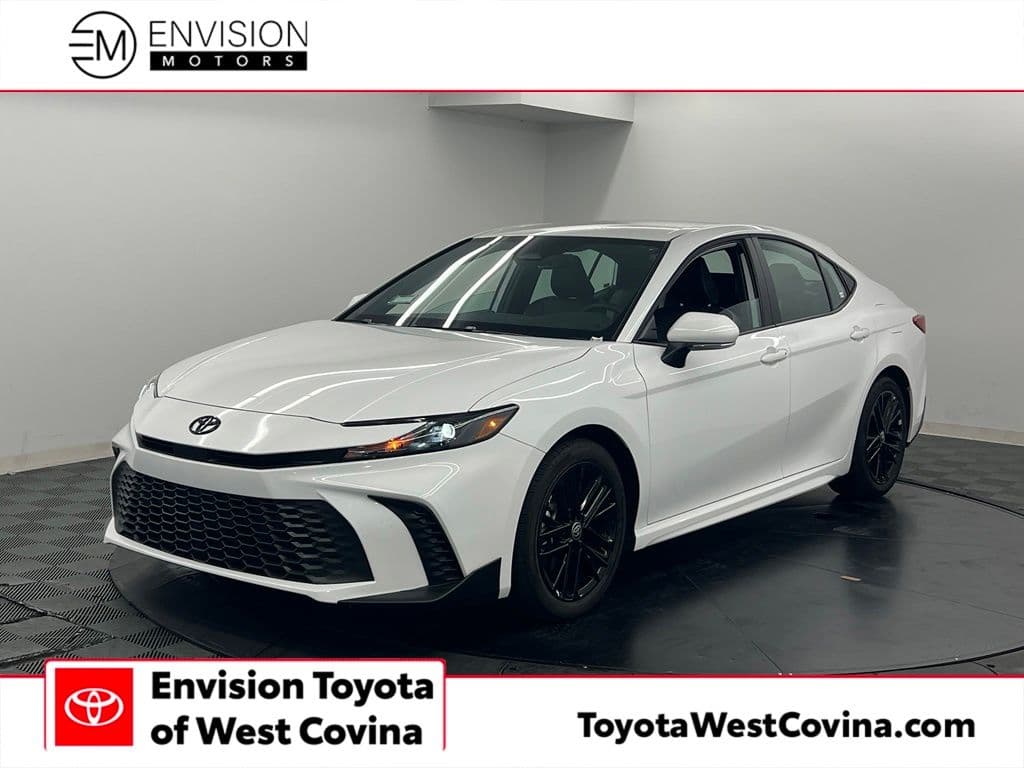 2026 Toyota Camry SE — photo 1 of 13
