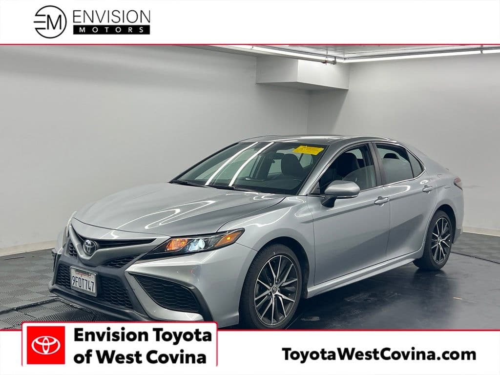 2023 Toyota Camry SE — photo 1 of 10