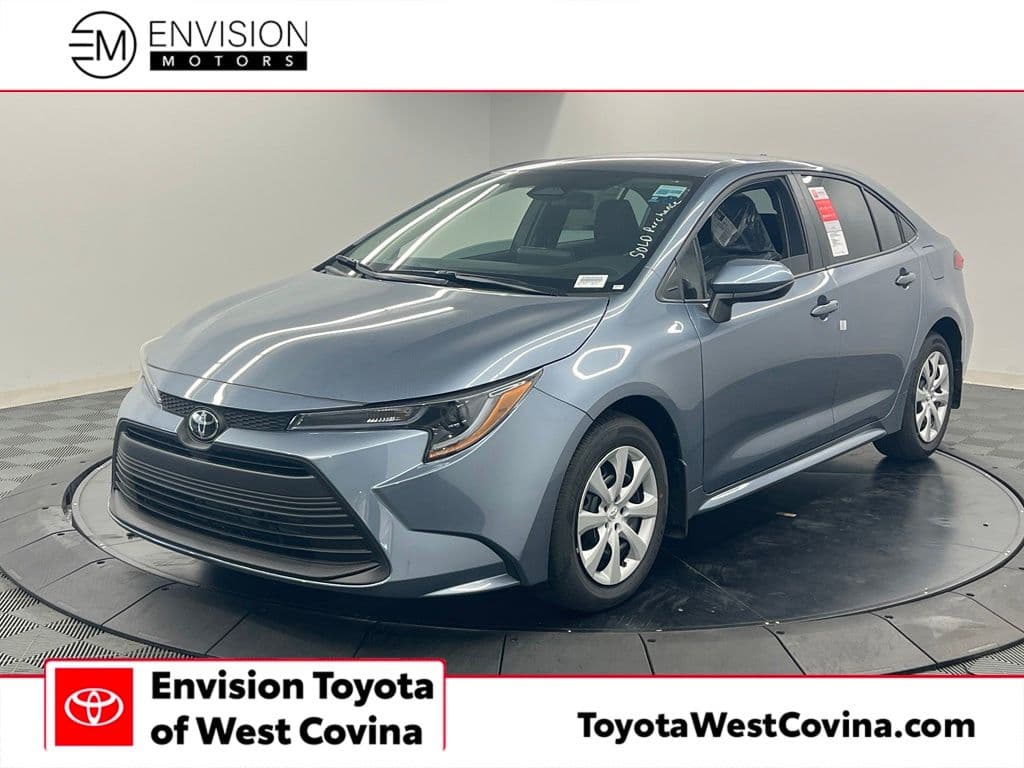 2026 Toyota Corolla LE — photo 1 of 13