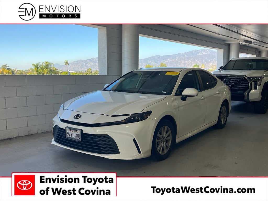 2026 Toyota Camry LE — photo 1 of 8
