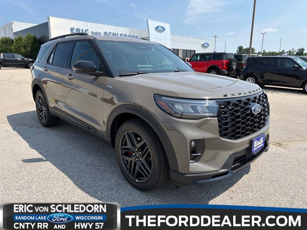 2026 Ford Explorer ST-Line — photo 1 of 43