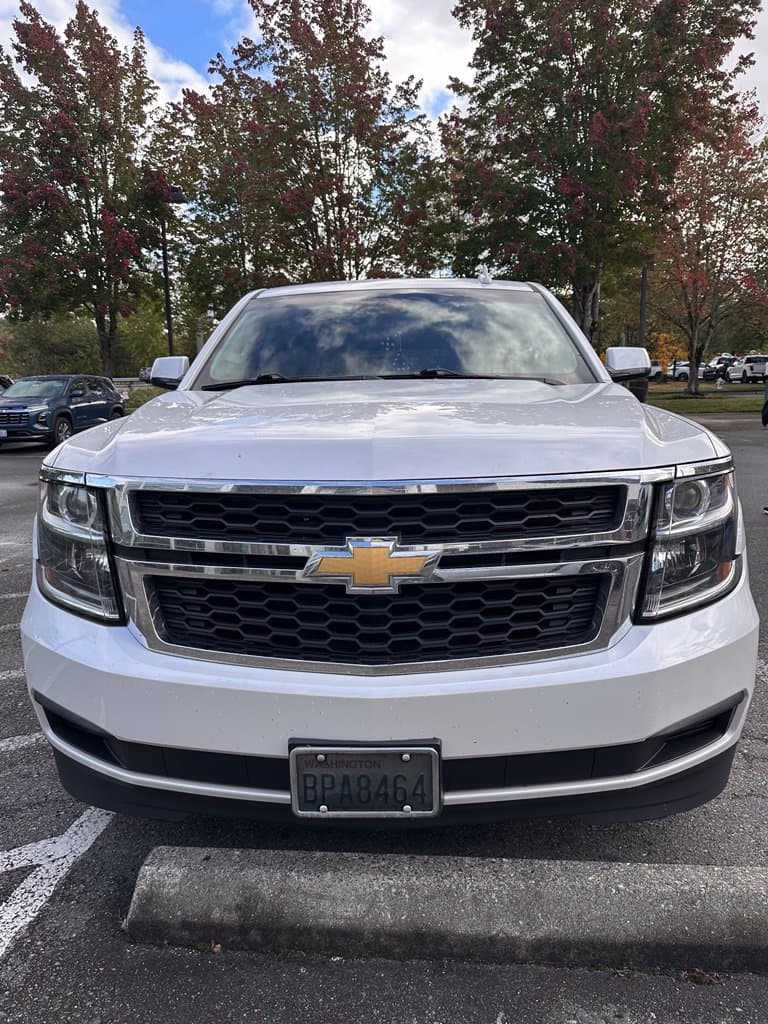 2018 Chevrolet Suburban LT — photo 1 of 16