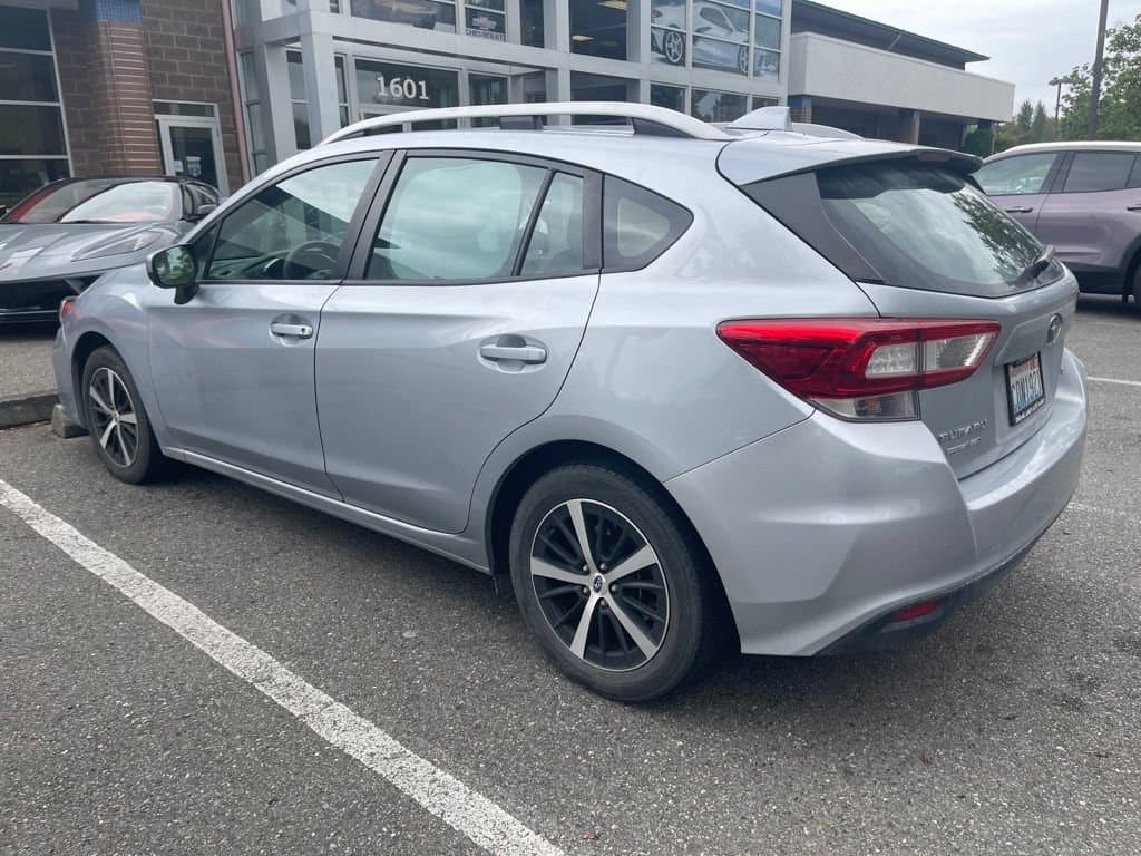 2019 Subaru Impreza Premium — photo 1 of 8