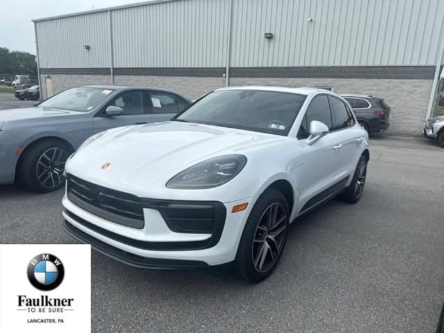 2024 Porsche Macan Base — photo 1 of 28