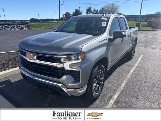2023 Chevrolet Silverado 1500 LT — photo 1 of 30