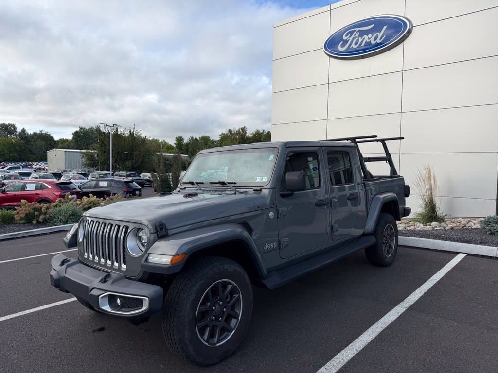 2020 Jeep Gladiator Overland — photo 1 of 11