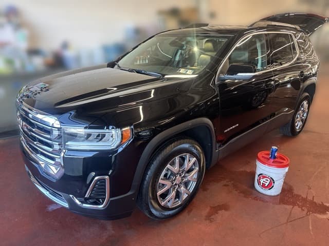 2021 GMC Acadia SLT — photo 1 of 3