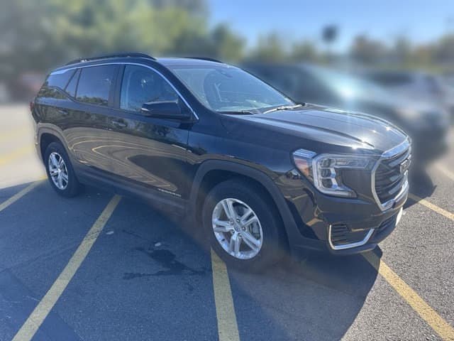 2024 GMC Terrain SLE — photo 1 of 5