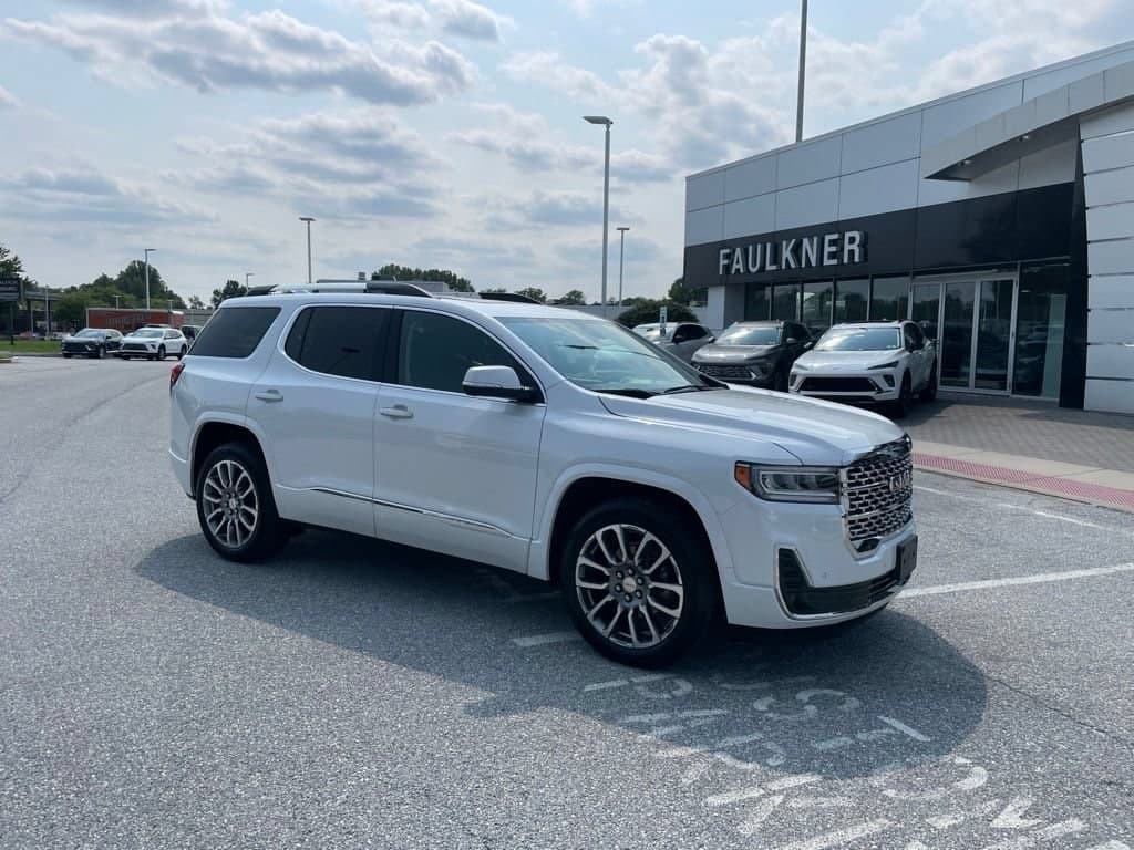 2023 GMC Acadia Denali — photo 1 of 9