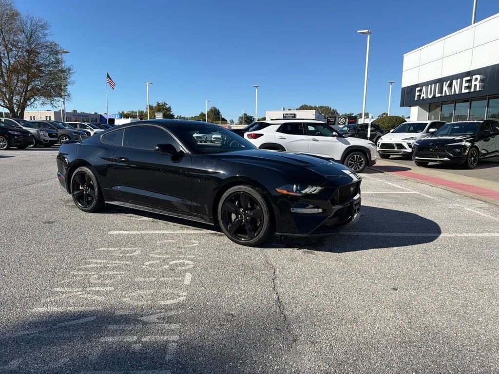 2021 Ford Mustang GT — photo 1 of 10