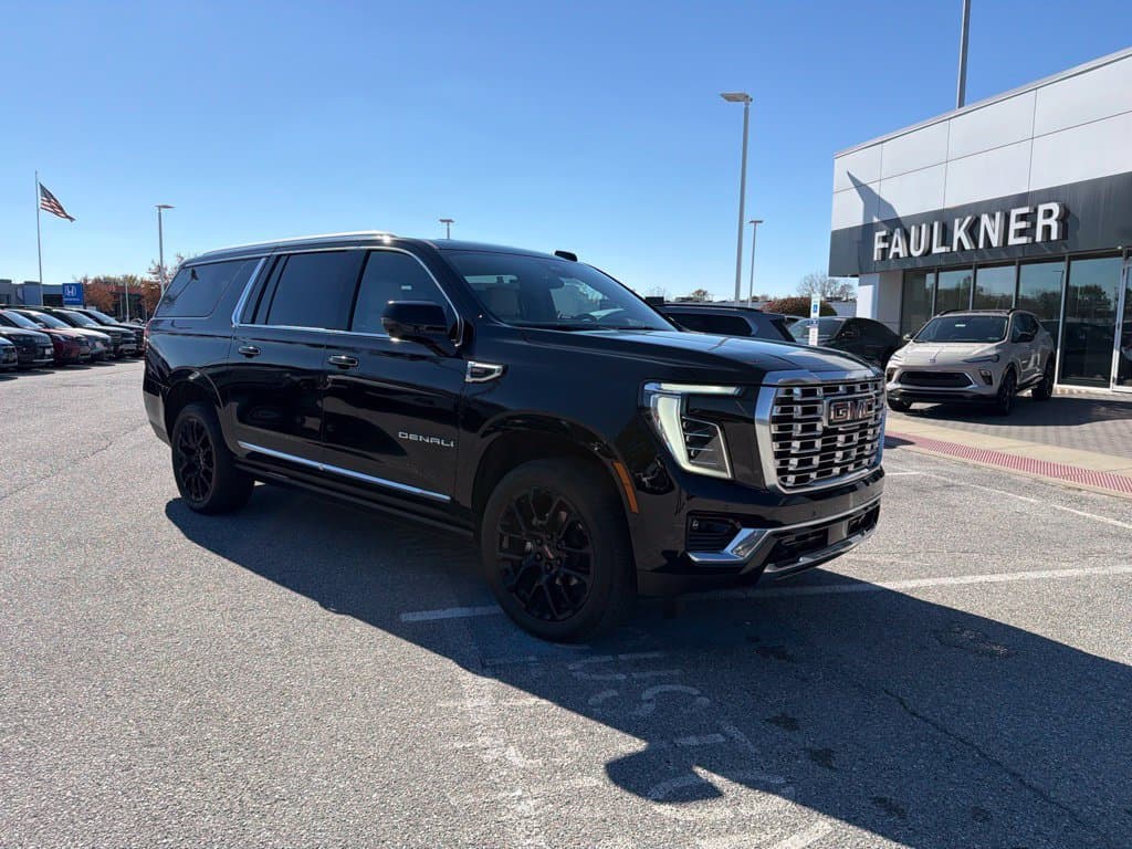 2025 GMC Yukon XL Denali — photo 1 of 14