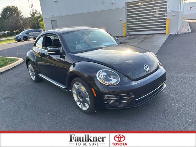 2019 Volkswagen Beetle SE — photo 1 of 32