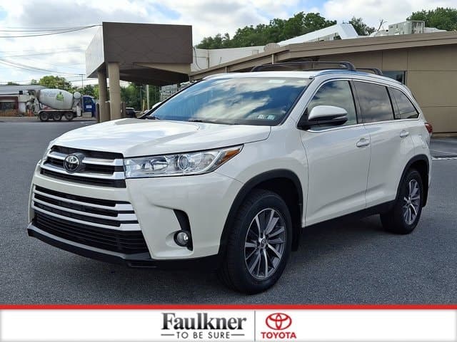 2019 Toyota Highlander XLE — photo 1 of 31