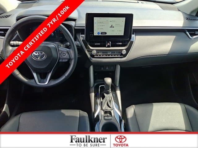 2025 Toyota Corolla Cross XLE — photo 1 of 32