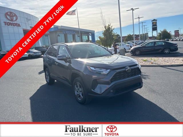 2025 Toyota RAV4 Hybrid XLE — photo 1 of 29