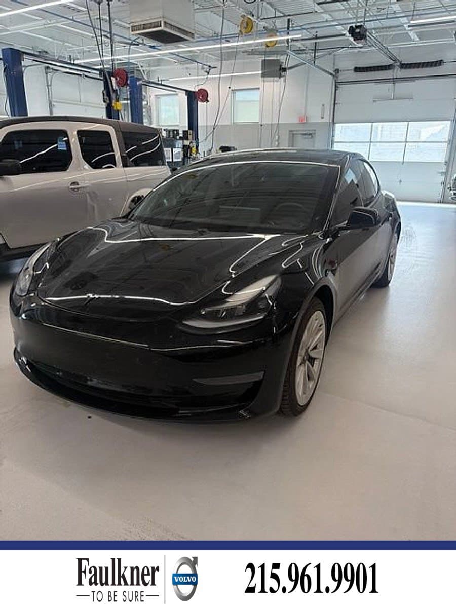 2021 Tesla Model 3 Standard Range Plus — photo 1 of 7