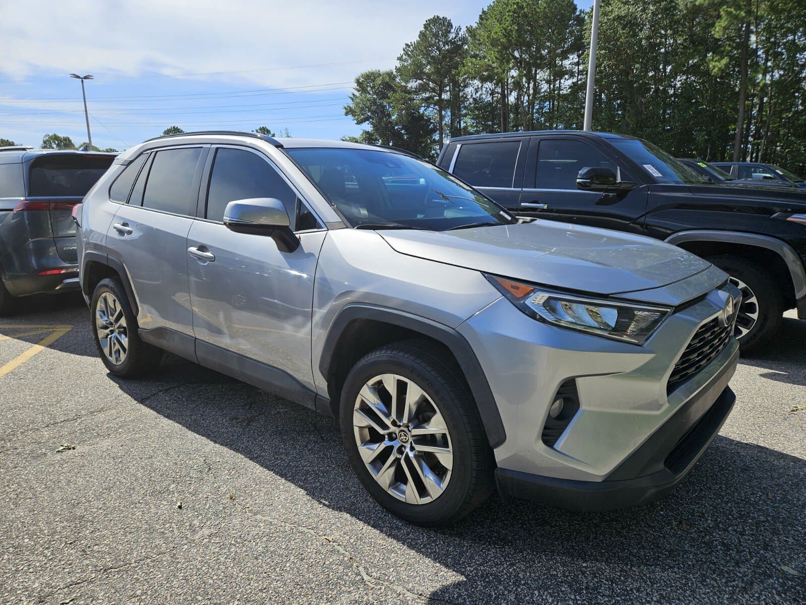 2021 Toyota RAV4 XLE Premium — photo 1 of 10