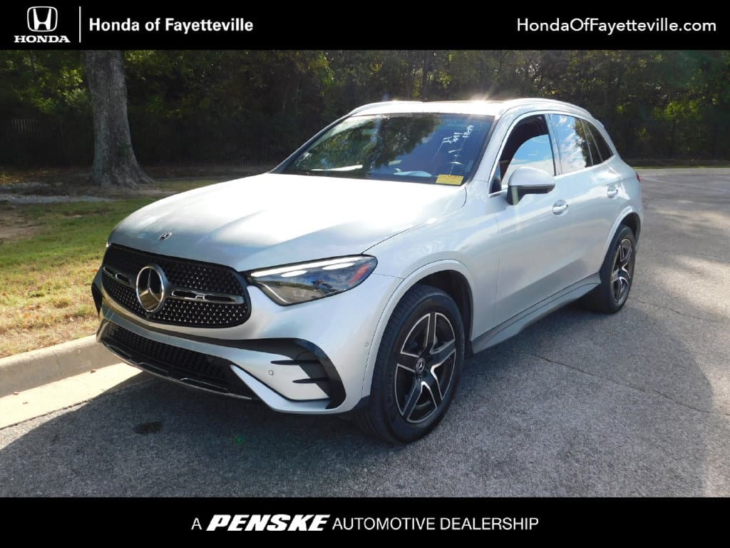 2023 Mercedes-Benz GLC GLC 300 — photo 1 of 12