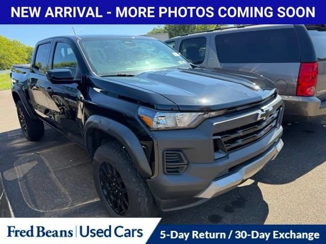 2024 Chevrolet Colorado 4WD Trail Boss — photo 1 of 19