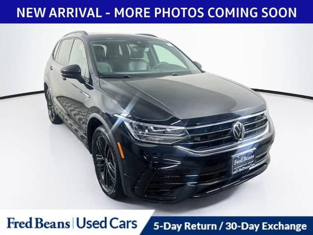 2022 Volkswagen Tiguan SE R-Line Black — photo 1 of 41