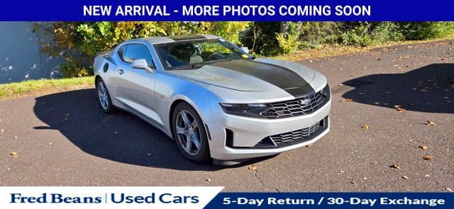 2019 Chevrolet Camaro 1LT — photo 1 of 19