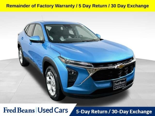 2026 Chevrolet Trax LS — photo 1 of 36