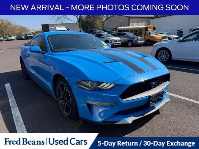 2022 Ford Mustang EcoBoost — photo 1 of 20