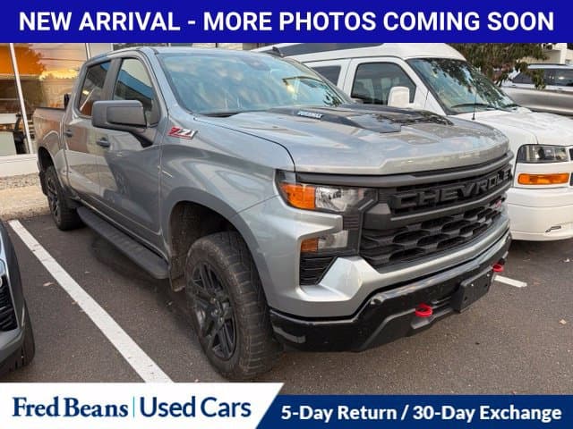 2025 Chevrolet Silverado 1500 Custom Trail Boss — photo 1 of 18
