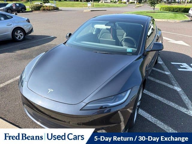 2025 Tesla Model 3 Long Range — photo 1 of 22