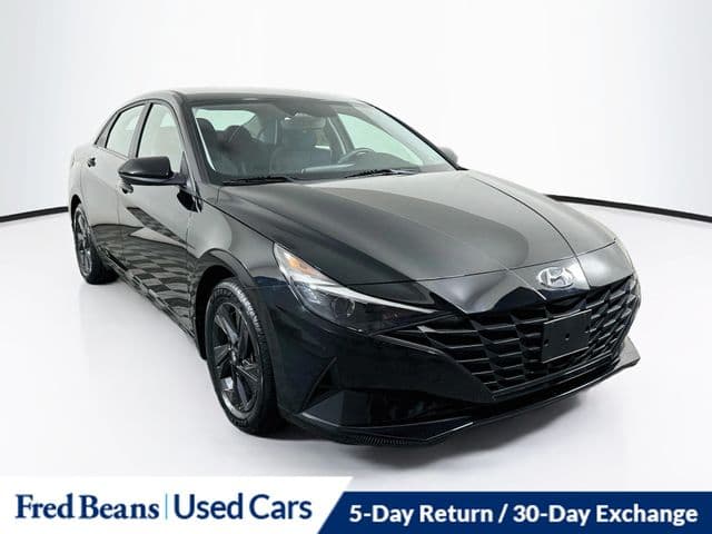 2023 Hyundai Elantra SEL — photo 1 of 34