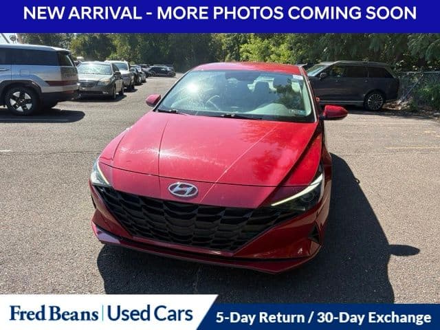 2021 Hyundai Elantra SEL — photo 1 of 12