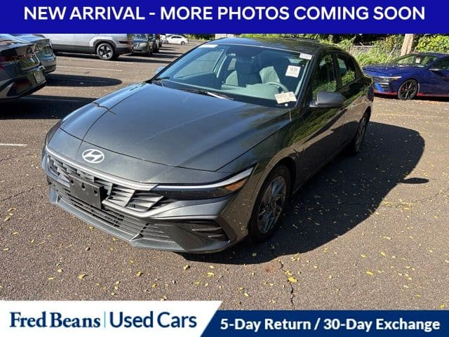 2024 Hyundai Elantra SEL — photo 1 of 13