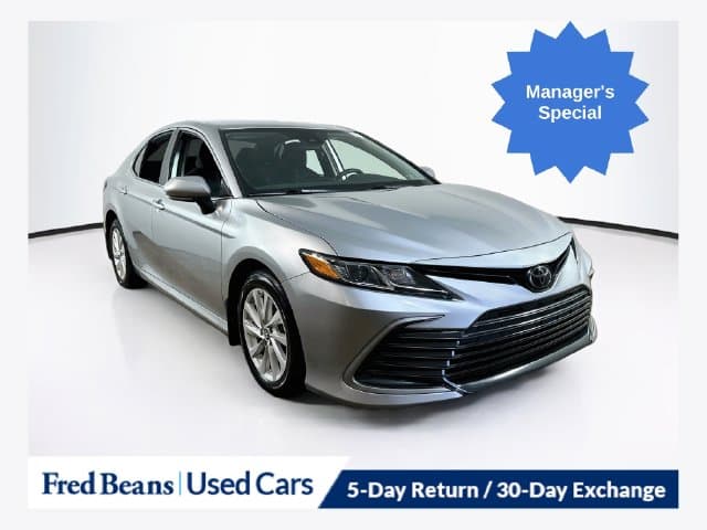 2024 Toyota Camry LE — photo 1 of 30