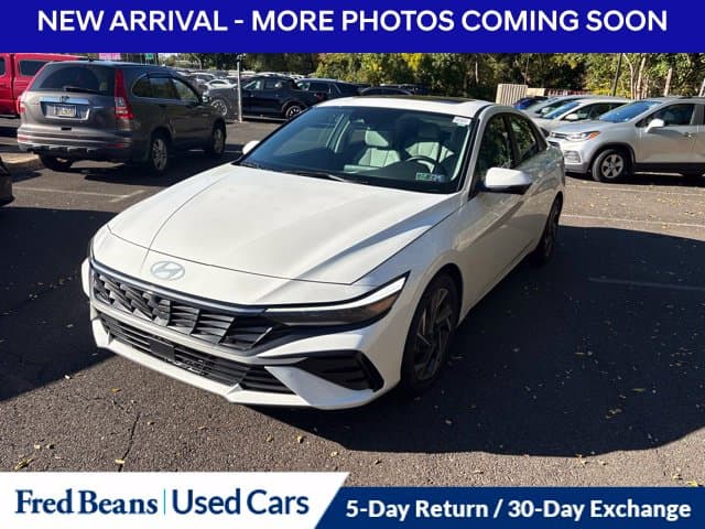 2024 Hyundai Elantra Limited — photo 1 of 13