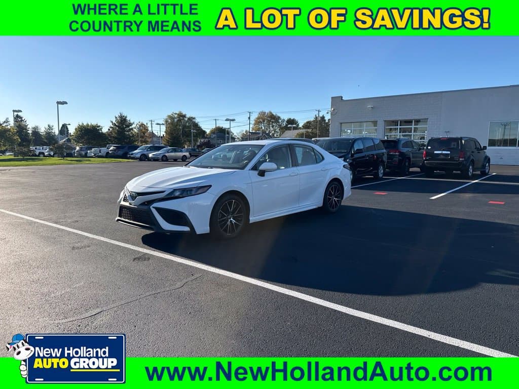 2023 Toyota Camry SE — photo 1 of 12