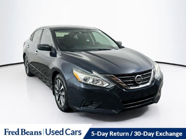 2016 Nissan Altima 2.5 SV — photo 1 of 36