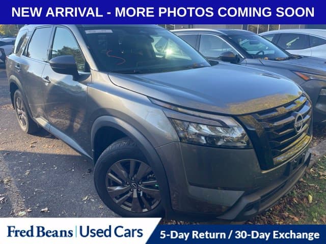 2024 Nissan Pathfinder SV — photo 1 of 16