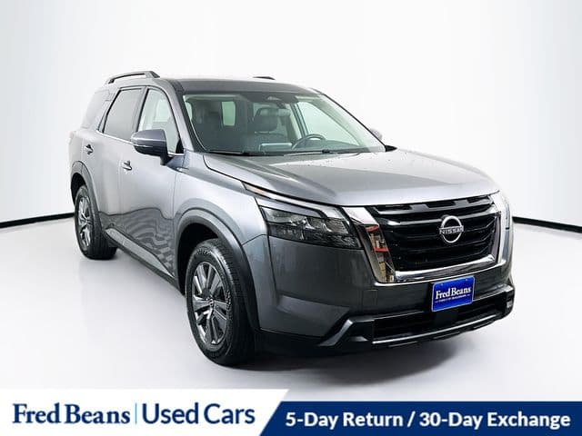 2024 Nissan Pathfinder SV — photo 1 of 39