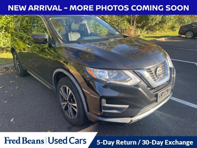 2020 Nissan Rogue SV — photo 1 of 16