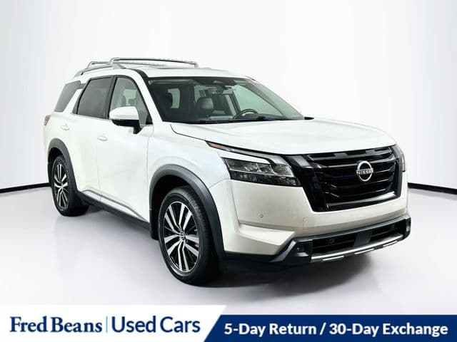 2024 Nissan Pathfinder Platinum — photo 1 of 41
