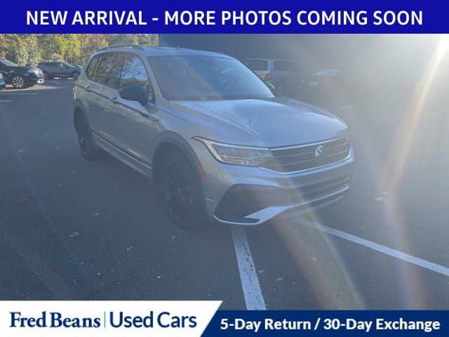 2022 Volkswagen Tiguan Base — photo 1 of 14