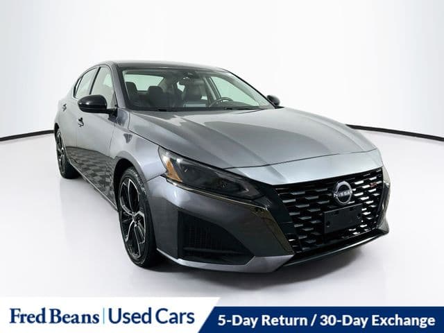 2025 Nissan Altima Base — photo 1 of 36
