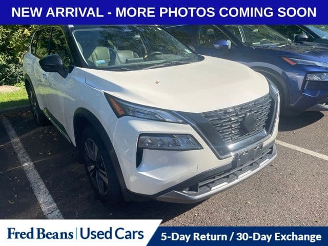 2023 Nissan Rogue SL — photo 1 of 16