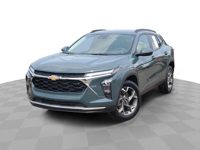 2025 Chevrolet Trax LT — photo 1 of 31