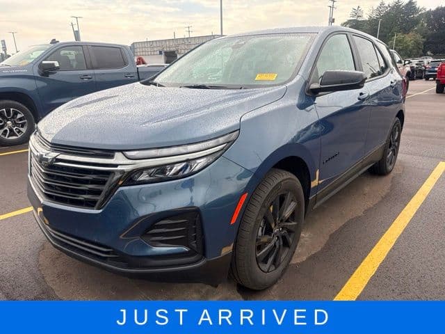 2024 Chevrolet Equinox LS — photo 1 of 5