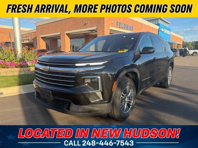 2024 Chevrolet Traverse FWD LT — photo 1 of 5